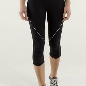 Lululemon Run: PACE CROP Black White Capris Women's 6